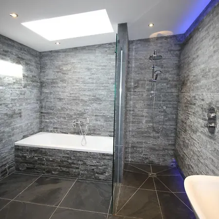 The Old Poolhouse Apartment