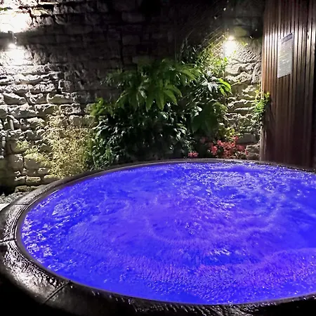 The Old Poolhouse Apartment